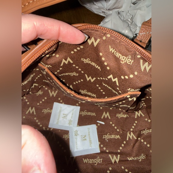 NEW WRANGLER SOUTHERN AZTEC CANVAS BARREL SATCHEL REMOVABLE CROSSBODY STRAP - Picture 11 of 16